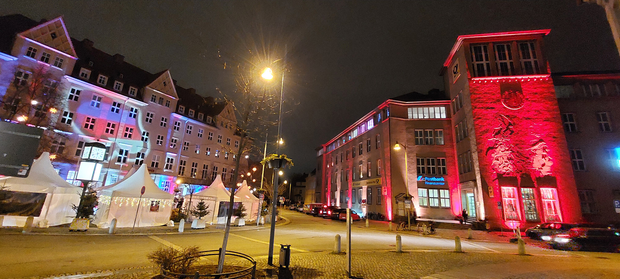 Geschenkeweihnachtsmarkt Postplatz 2025 - 1